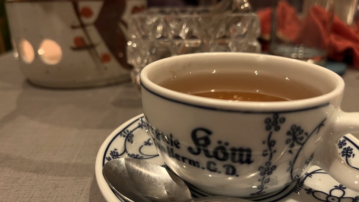 Teepunsch-Rezept aus Nordfriesland: Tradition & Gemütlichkeit in der Ferienwohnung mit Sauna